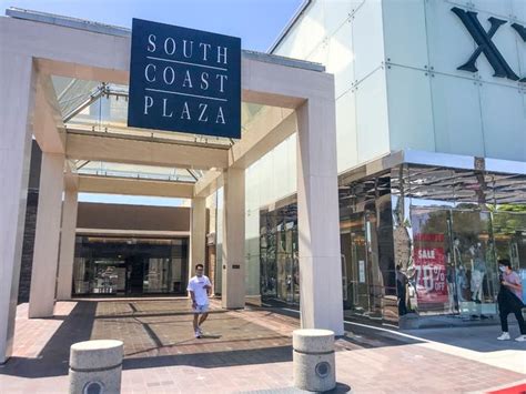 south coast plaza shopping hours.